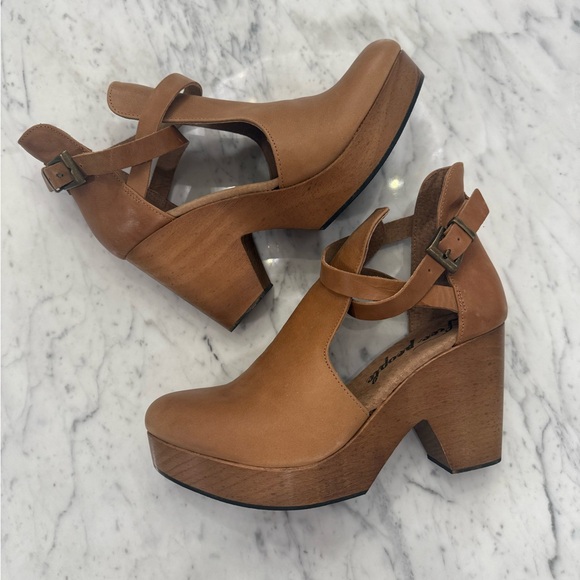 NEW Free People Cedar Clogs Size 7.5 (EU 38) - Picture 3 of 9